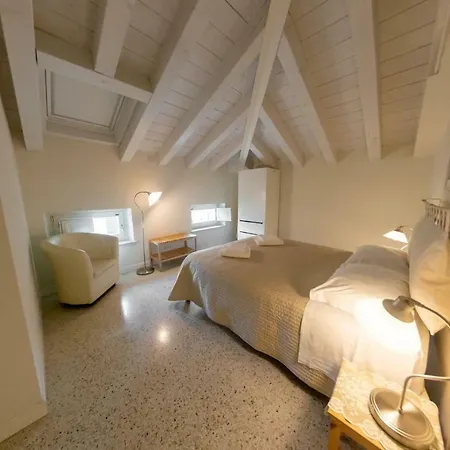 Juliet House Гостевой дом Верона