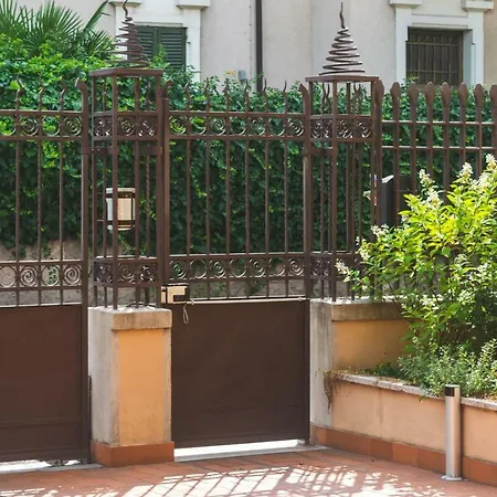 Juliet House Гостевой дом 2*