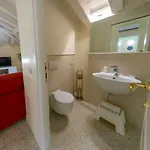 Juliet House 4*
