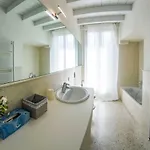 Juliet House 4*