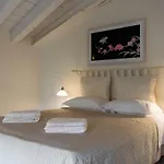 Juliet House 4*