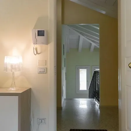 Juliet House Гостевой дом Верона