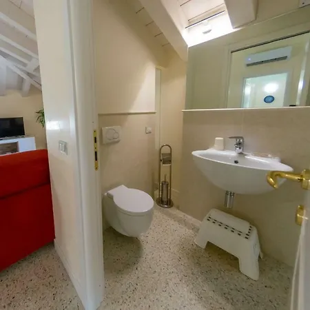 Juliet House 4*