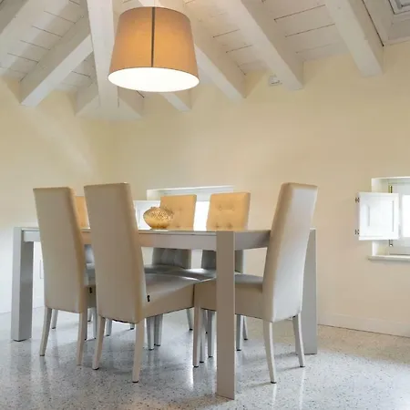 Juliet House 4*