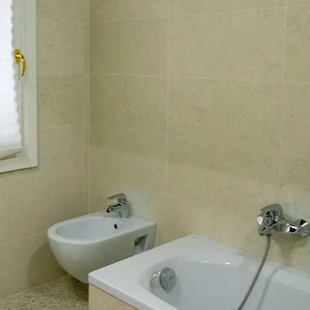 Juliet House 4*