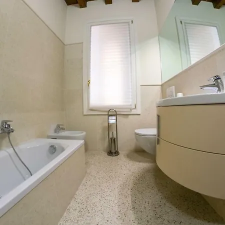 Juliet House Гостевой дом Верона