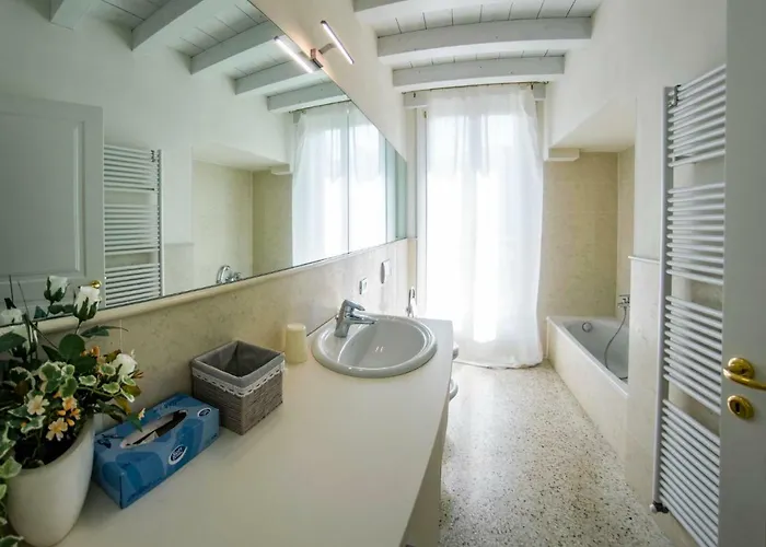 Juliet House 4*